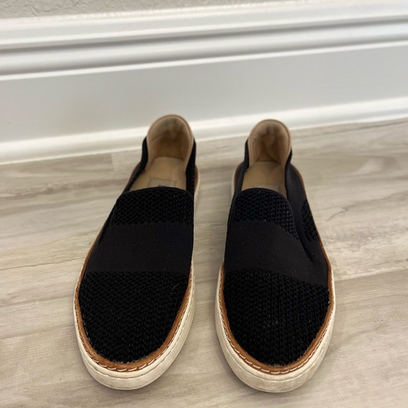 UGG Australia Sammy Slip On Hyper Weave Casual Flats Shoes 1016756 Size 6.5 - Picture 2 of 10